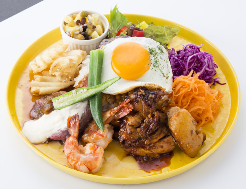 料理を盛り合わせたプレート